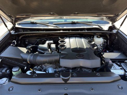 Used 2018 Toyota 4Runner Limited image 40