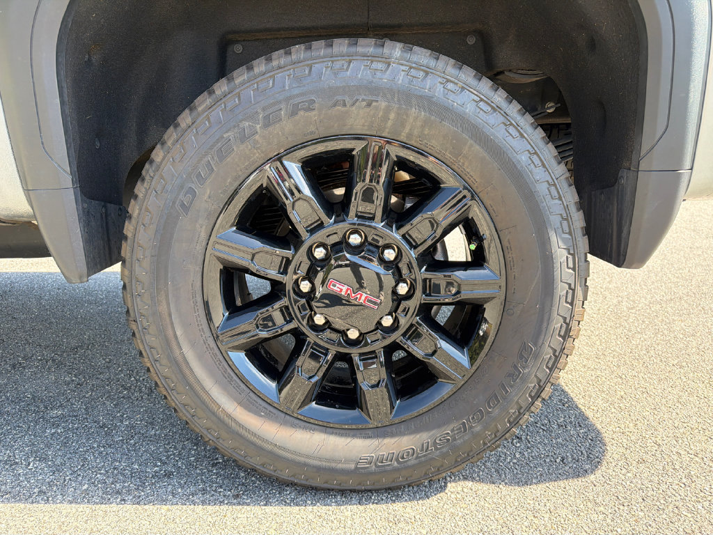 Used 2025 GMC Sierra 3500 AT4 w/ Technology Package AWD/4WD image 19