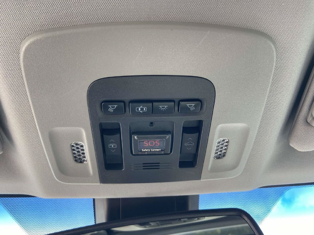 Used 2019 Toyota Camry XSE FWD image 29