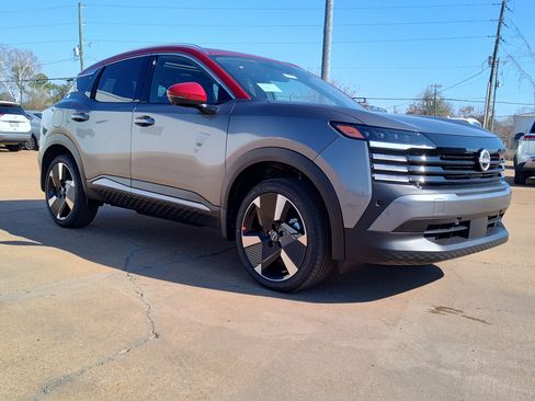 New 2026 Nissan Kicks SR w/ SR Premium Package FWD image 6