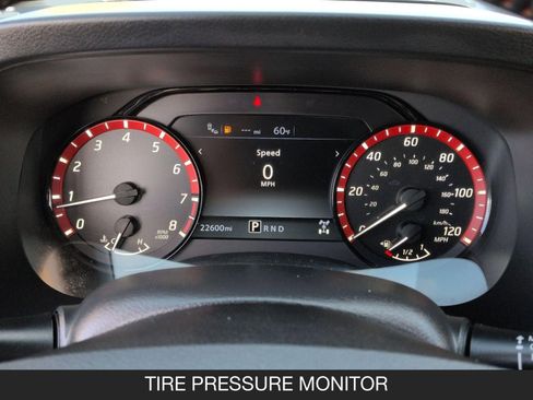 Certified 2025 Nissan Frontier PRO-4X image 18