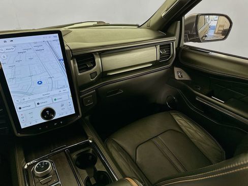 Used 2022 Ford Expedition Max Platinum image 24