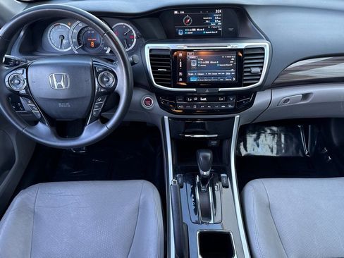 Certified 2017 Honda Accord Touring image 27