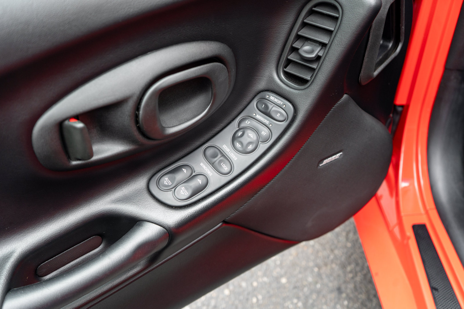 Used 2001 Chevrolet Corvette Z06 w/ Memory Pkg RWD image 12