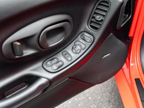 Used 2001 Chevrolet Corvette Z06 w/ Memory Pkg RWD image 12