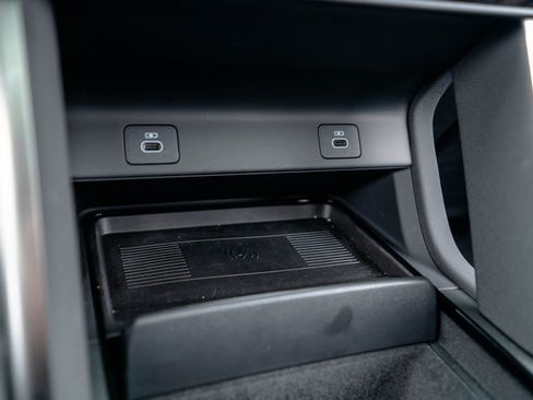 Used 2025 Land Rover Discovery Sport S image 23