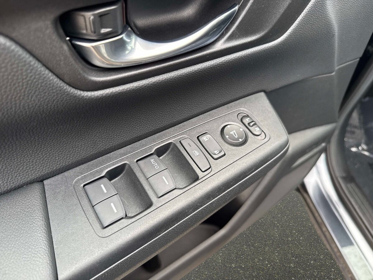 Used 2025 Honda CR-V LX image 17