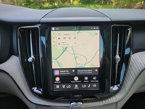 Certified 2023 Volvo XC60 B5 Plus w/ Climate Package AWD/4WD image 23
