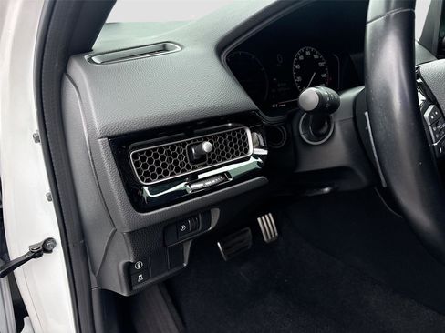 Used 2023 Honda Civic Sport image 11