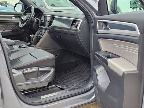 Used 2021 Volkswagen Atlas Cross Sport SE w/ Panoramic Sunroof Package AWD/4WD image 13