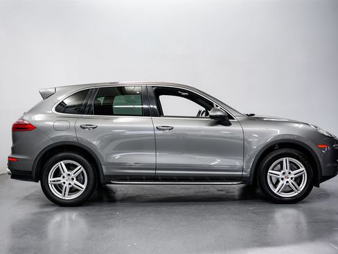 Used 2015 Porsche Cayenne Diesel AWD/4WD image 2