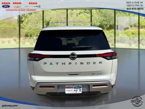 Used 2024 Nissan Pathfinder SL AWD/4WD image 6
