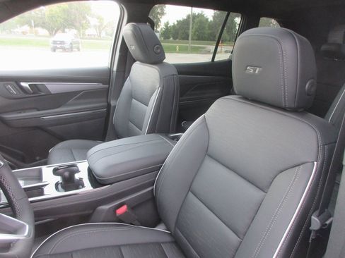 New 2026 Buick Enclave Sport Touring w/ Power Package image 13