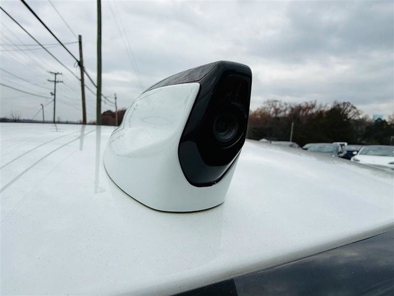 Used 2020 Jaguar XE S RWD image 12