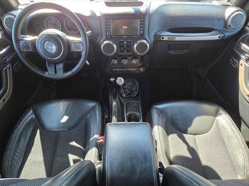 Used 2016 Jeep Wrangler Unlimited Sahara AWD/4WD image 18