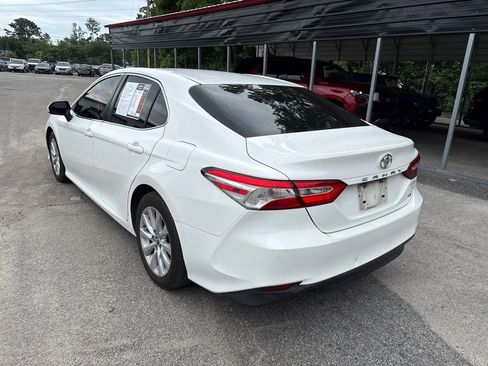 Used 2018 Toyota Camry LE FWD image 8