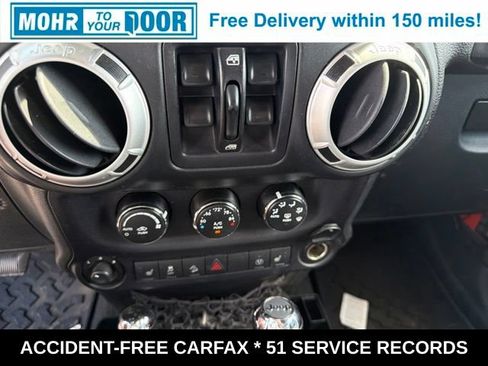 Used 2015 Jeep Wrangler Unlimited Rubicon w/ Connectivity Group AWD/4WD image 23