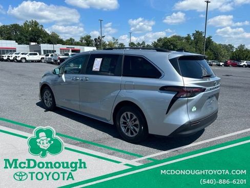 Used 2023 Toyota Sienna XLE FWD image 6
