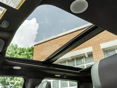 Used 2023 Ford F150 Raptor AWD/4WD image 13