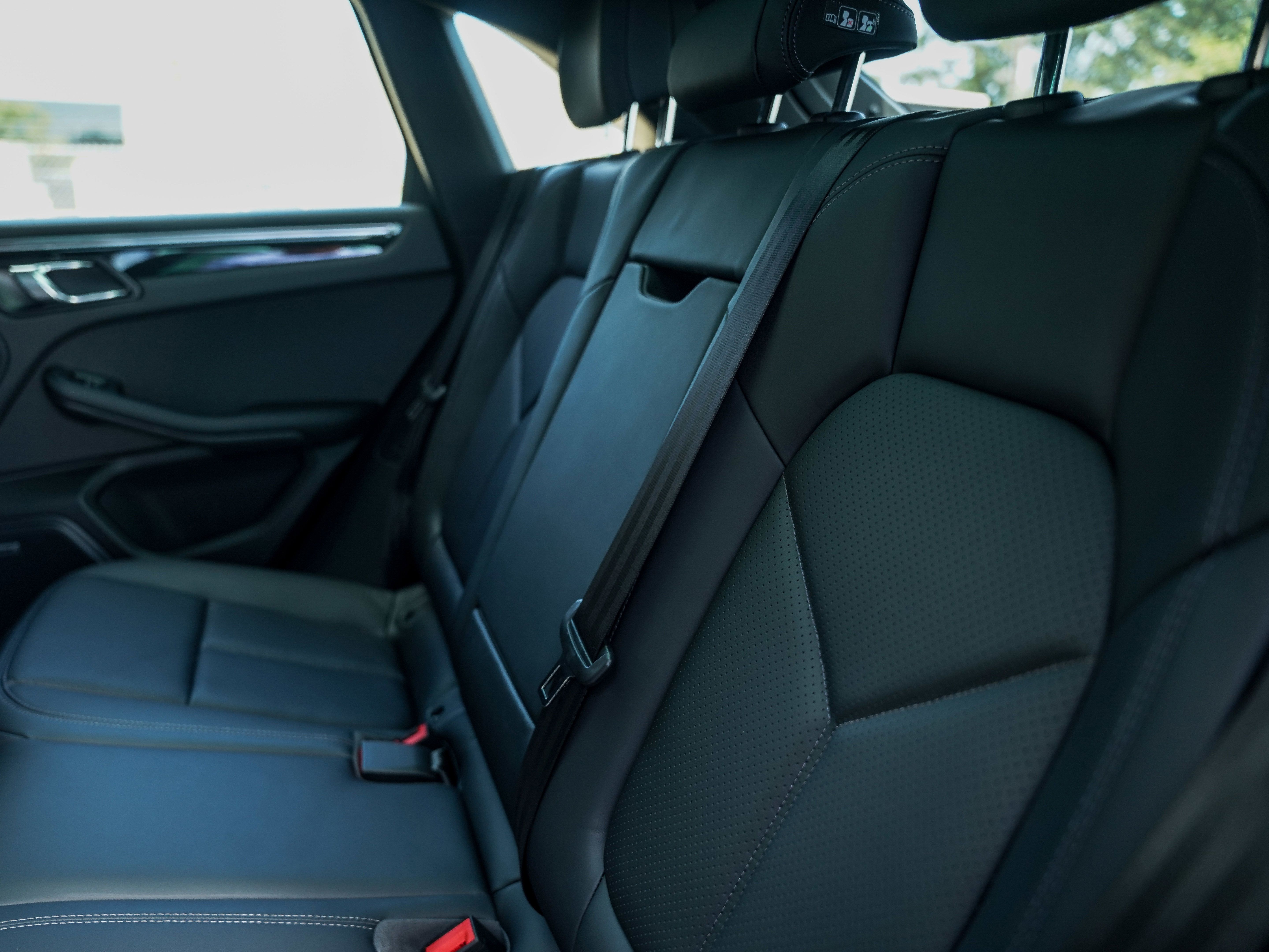 Certified 2026 Porsche Macan AWD/4WD image 29