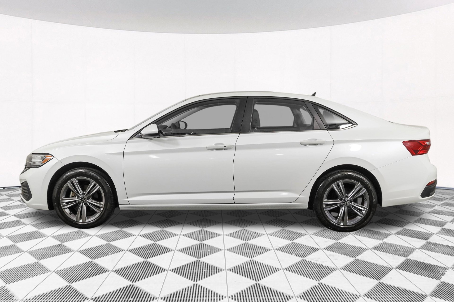 Used 2023 Volkswagen Jetta SE FWD image 21