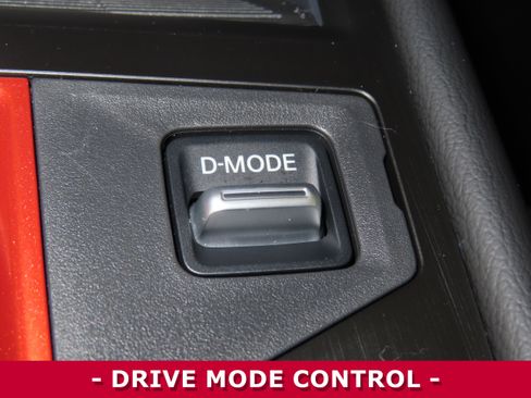 Certified 2025 Nissan Kicks SR image 22