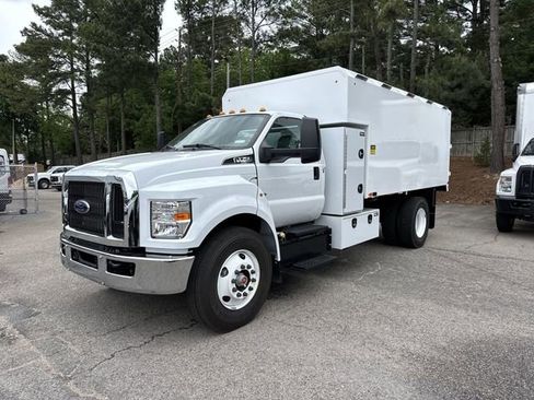 New 2027 Ford F750 2WD Regular Cab Super Duty image 1