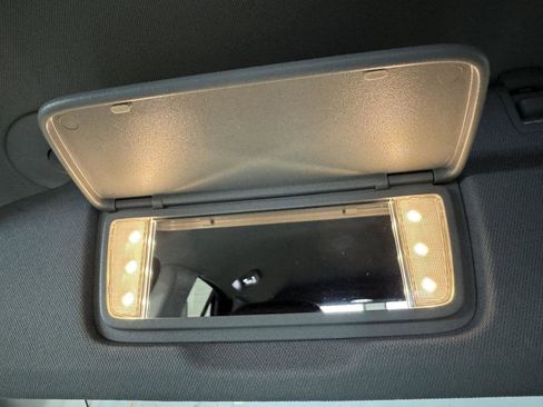 Used 2023 Chevrolet Equinox LT image 27