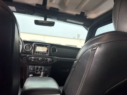 Used 2023 Jeep Wrangler Unlimited Sahara w/ Cold Weather Group AWD/4WD image 18