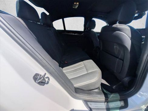 Used 2021 BMW 530i w/ Convenience Package RWD image 21