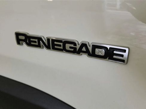 Used 2023 Jeep Renegade Latitude image 17