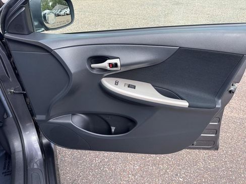 Used 2013 Toyota Corolla S FWD image 26