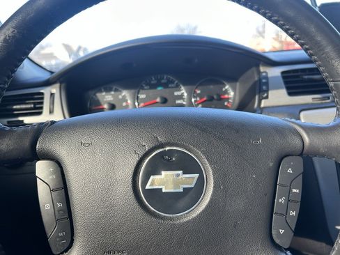 Used 2008 Chevrolet Impala LT w/ Luxury Edition Package image 16