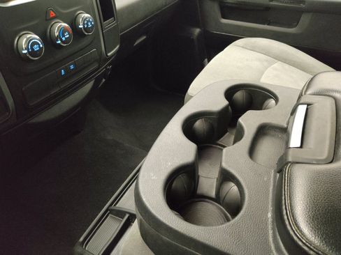 Used 2022 RAM 1500 Classic SLT RWD image 26