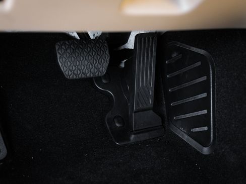 Certified 2025 MAZDA MX-5 Miata RF Grand Touring w/ Weather Package image 18