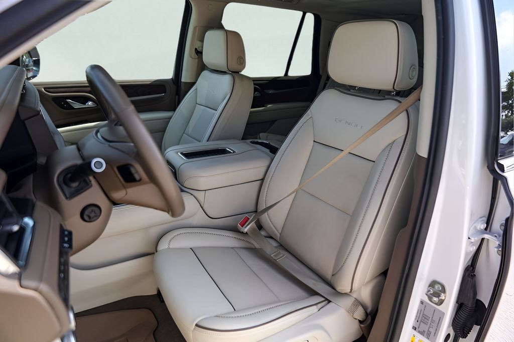 Used 2022 GMC Yukon Denali AWD/4WD image 10