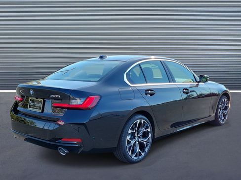 Used 2025 BMW 330i Sedan image 3