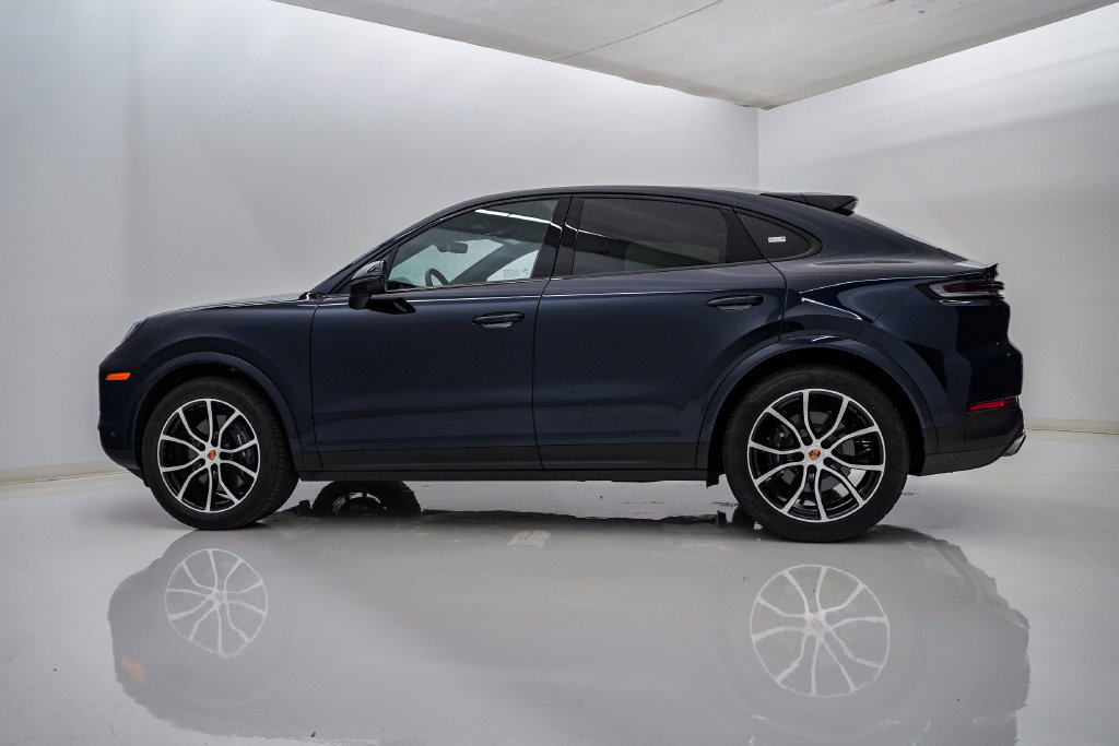Certified 2026 Porsche Cayenne Coupe AWD/4WD image 2