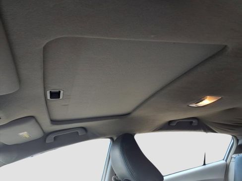 Used 2011 Honda Insight EX image 35