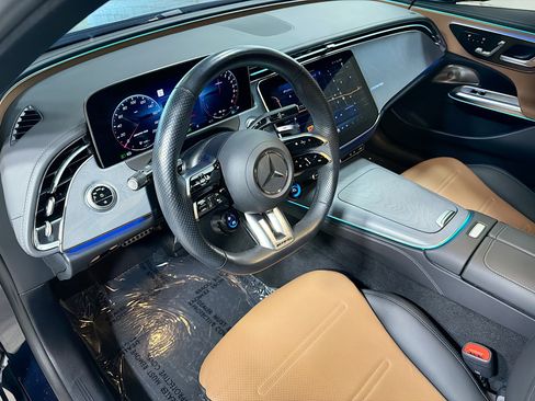 Used 2025 Mercedes-Benz E 53 AMG e 4MATIC Sedan image 4