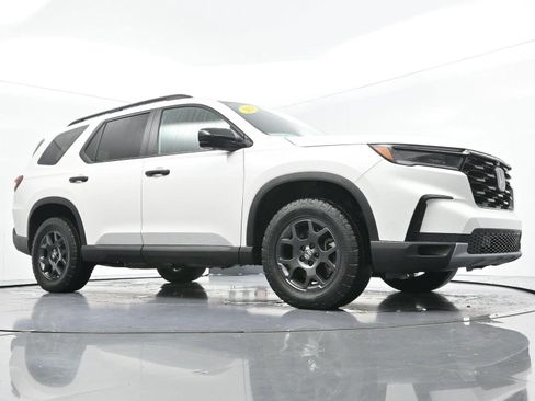 Used 2024 Honda Pilot TrailSport image 54