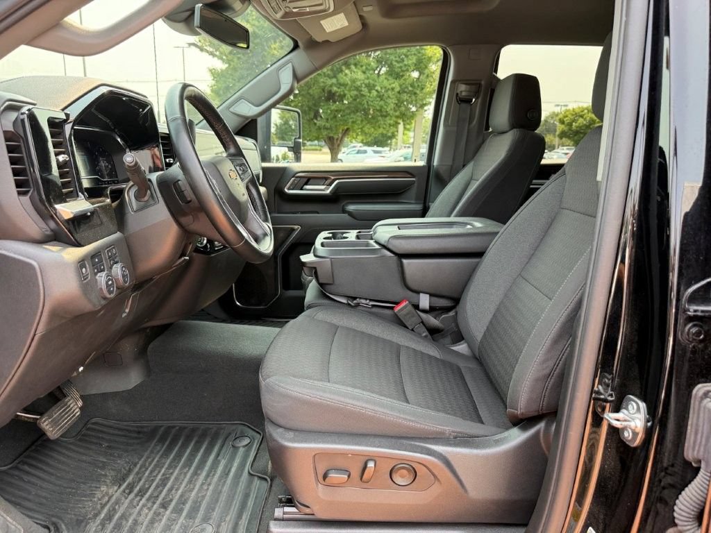 Used 2025 Chevrolet Silverado 2500 LT w/ Safety Package AWD/4WD image 14