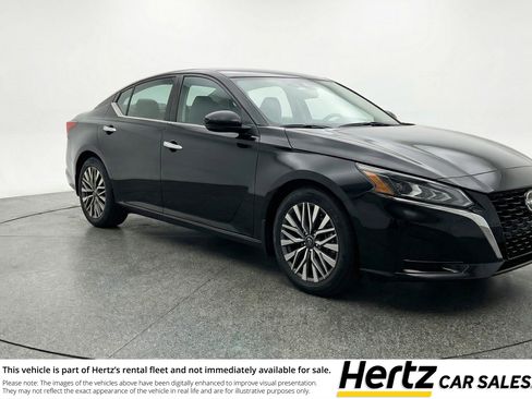 Used 2025 Nissan Altima 2.5 SV FWD image 1