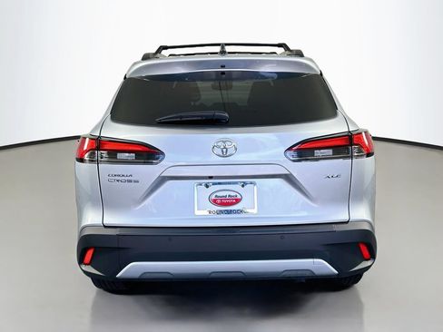 Used 2026 Toyota Corolla Cross XLE w/ Convenience Package FWD image 6