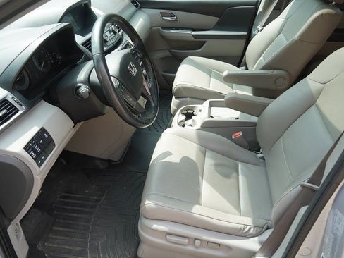 Used 2015 Honda Odyssey Touring Elite image 12