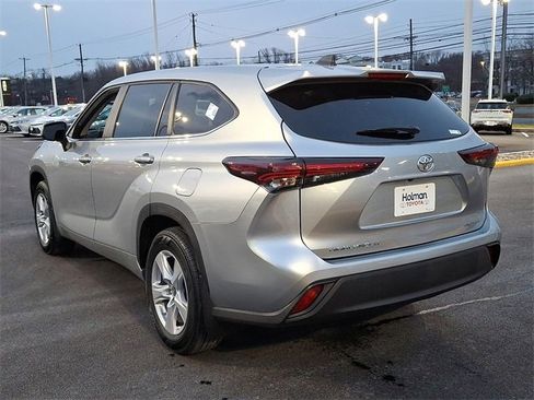 Certified 2024 Toyota Highlander LE image 5