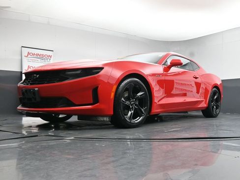 Used 2020 Chevrolet Camaro LT image 36