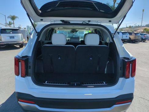 Certified 2025 Kia Sorento S w/ Panoramic Sunroof Package FWD image 32