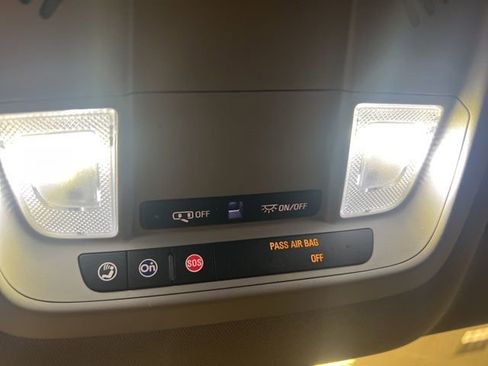 Used 2018 Chevrolet Volt Premier FWD image 36
