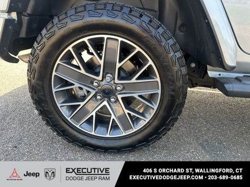Used 2024 Jeep Wrangler High Altitude AWD/4WD image 16